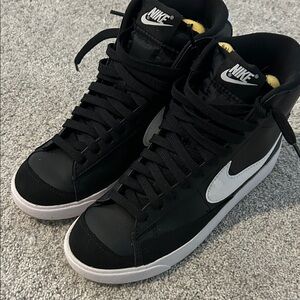 Nike women’s  Black and White High-Top Sneakers